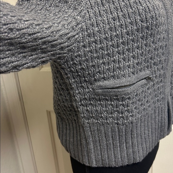 H&M Zip-Up Wool Blend Multi Zipper Sweater 
Size Medium, EUC - Picture 6 of 9
